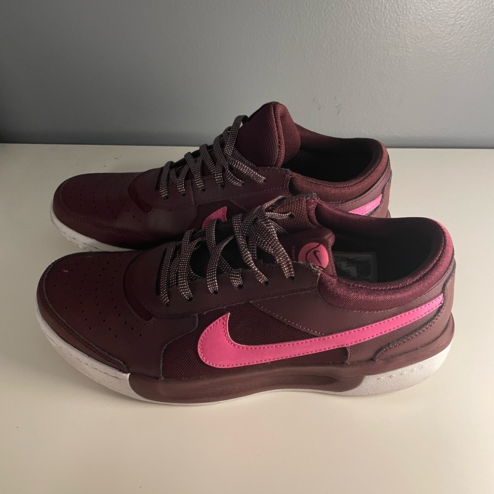Purple and pink court lite trainers/athletic/sneakers.